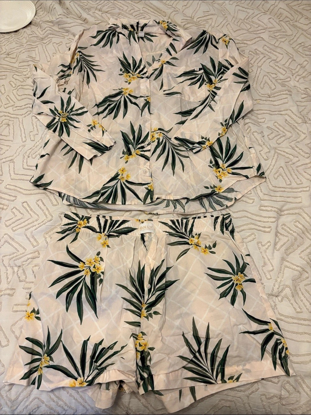 Old navy Floral palm Cotton poplin pyjama Set in Cream & Green Size Medium